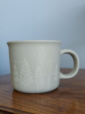 * St. Nicholas Square Charming "LET IT SNOW" Mug with Tree Motif, 14 Oz Like New